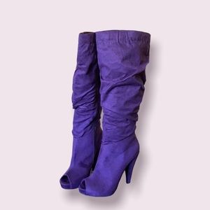 purple boots. Women’s size 8.
